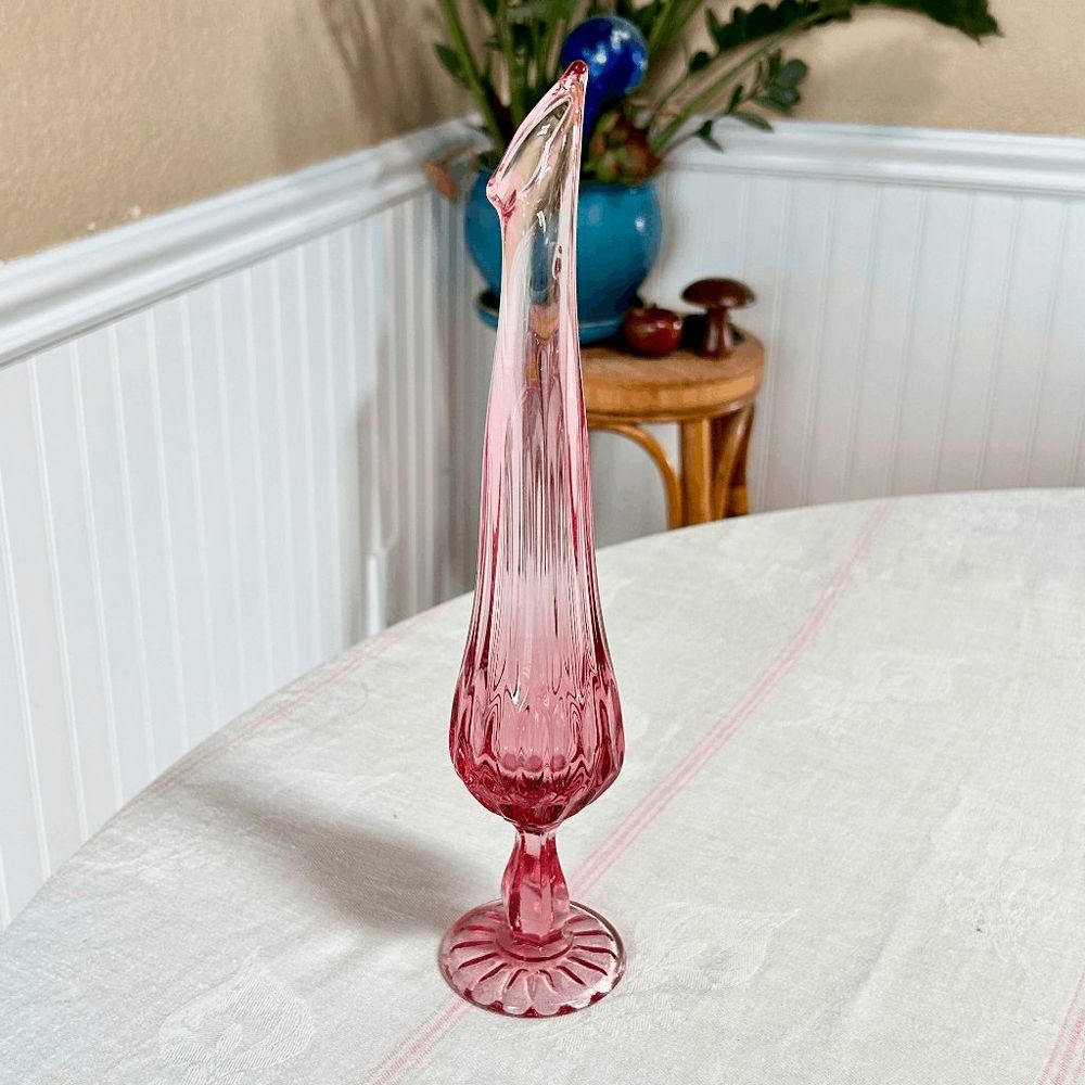 Vintage 12-inch Fenton Thumbprint Pink Column Stretch/Sling Vase - Picture 2 of 7